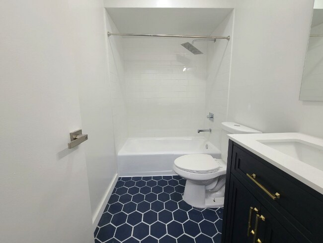 Photo - 500 Adams Ln Unit 17K