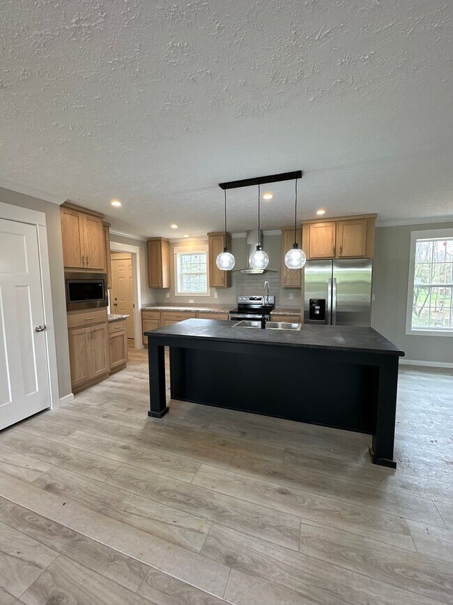 Photo - Quiet, Country Living!