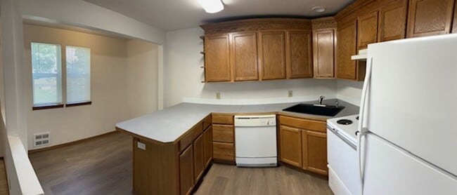 Photo - $1,495 / 2br - 947ft2 - Newly updated 2 bed 1 bath Northside House #1527 Dog Friendly!
