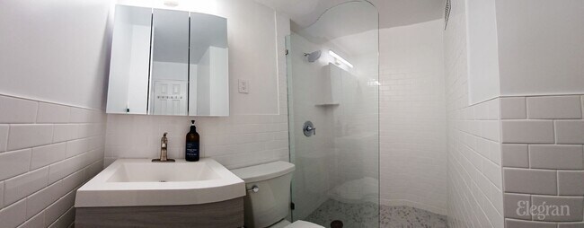 Photo - 225 E 36th St Unit APT 1A