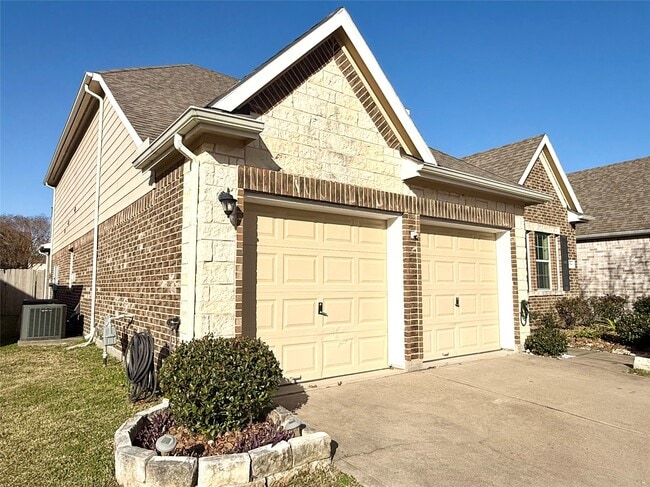 Photo - 2814 Ridgeglen Ln