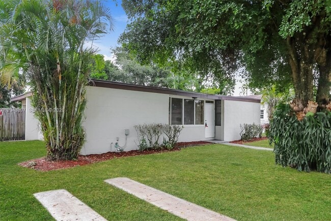 Photo - 11823 Dahlia Dr