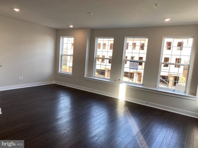 Photo - 232 Red Leaf Ln