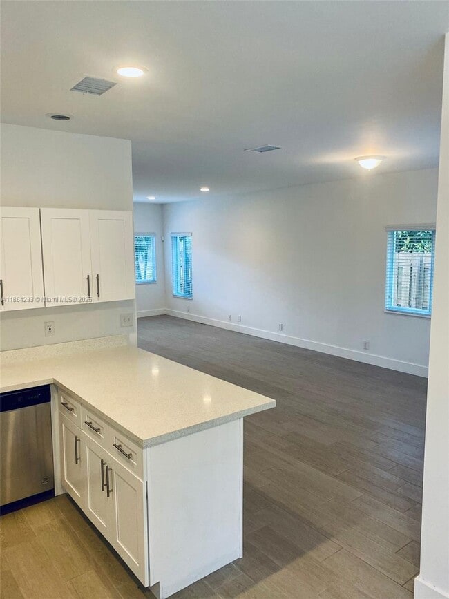 Photo - 2208 SW 3rd Ave