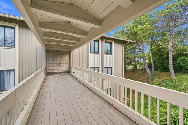 Photo - 893 Cliffs Dr Unit 107