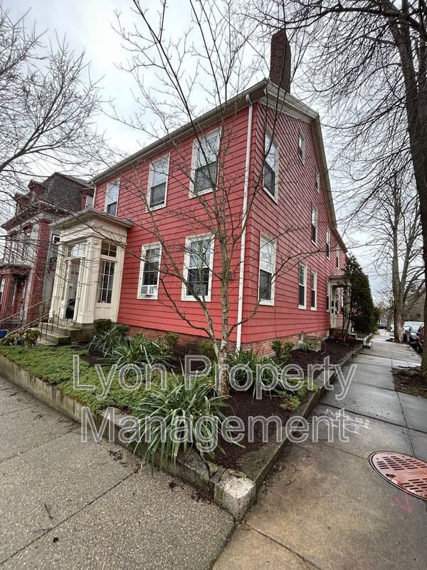 Building Photo - 44 7th St Unit 2