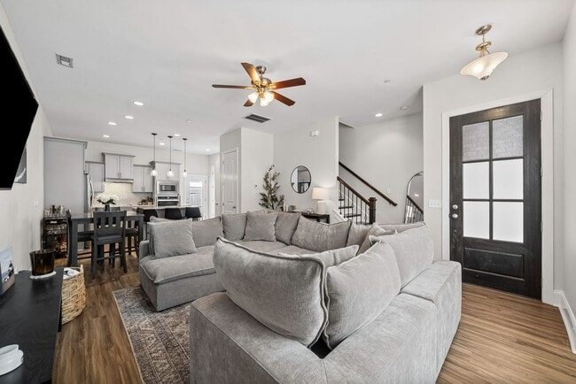 Photo - Modern Living in the Heart of Pleasant View Village!
