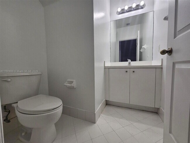 Photo - 1005 NE 42nd Ave