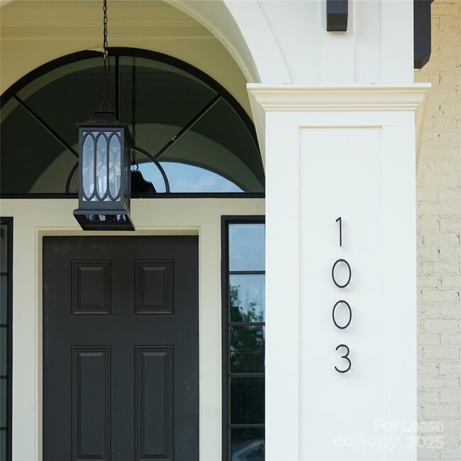 Photo - 1003 Parkwood Ave