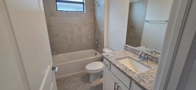 Photo - 5528 Sapphire Stone Cv