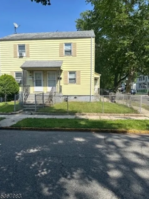 Photo - 178 N 16th St House