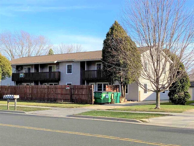 Building Photo - 235 Broadway Dr