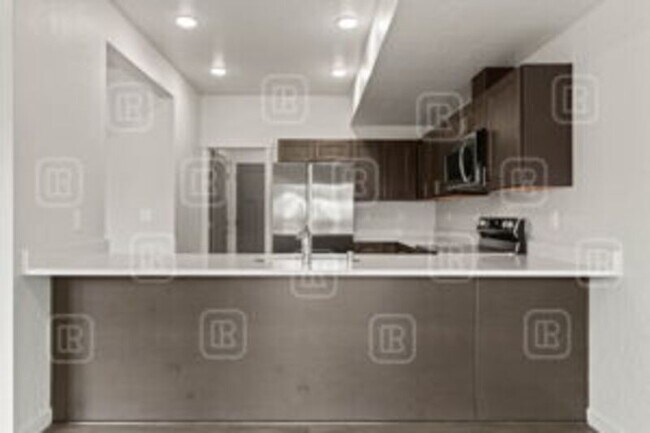 Photo - 209 S Grady Ln