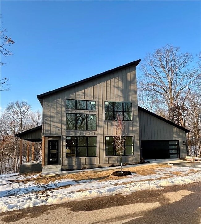 Photo - 8 Cranfield Dr