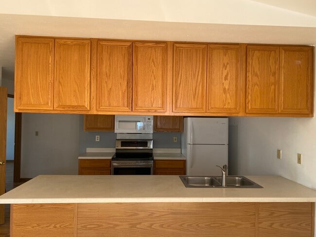 Photo - Wilshire Commons Apartments