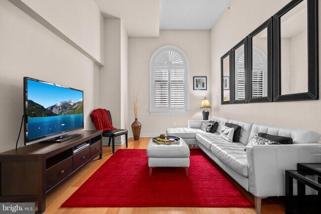 Photo - 631 D St NW Unidad 128