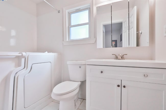 Photo - 102 Redwood Ave Unidad A