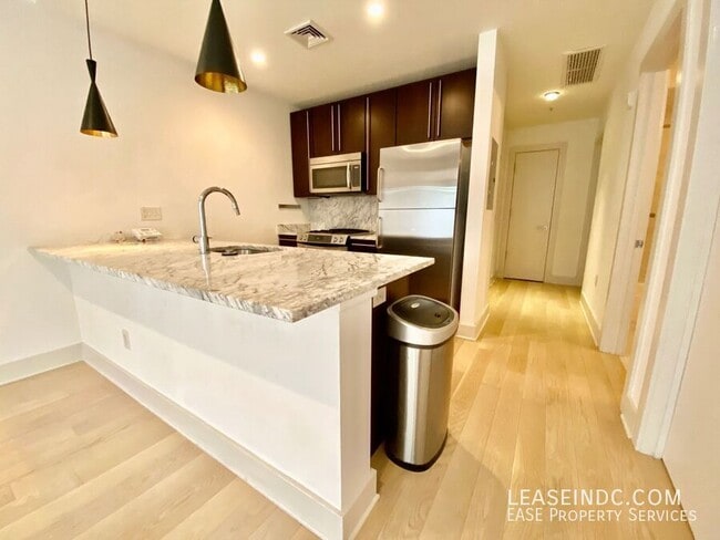 Photo - 1634 14th St NW Unidad #T002