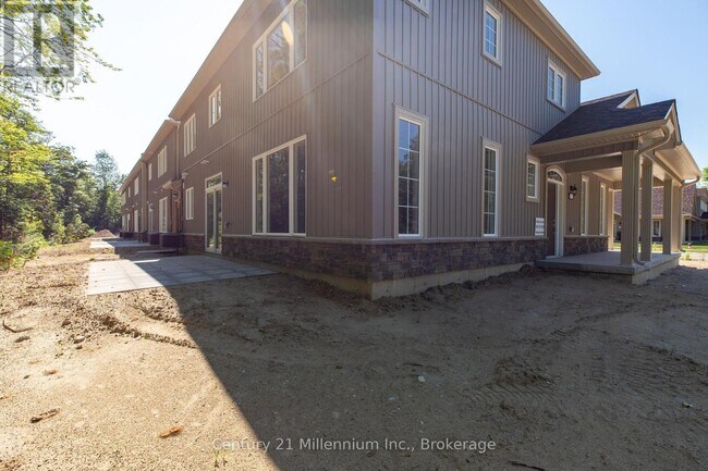 Photo - 01 Steinway St