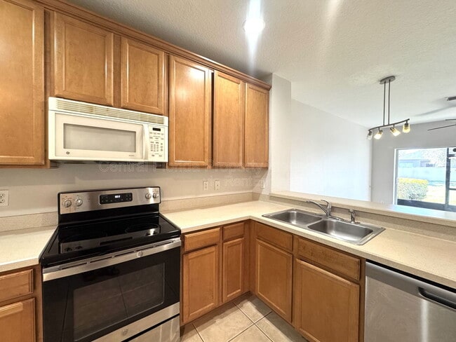 Photo - 10340 Manderley Way