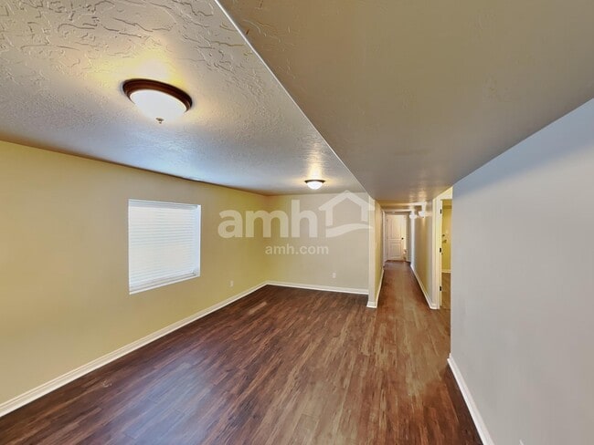 Photo - 2095 E Shadow Dr