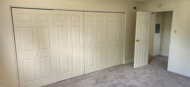 Bedroom - 1409 Summit St Unit #202