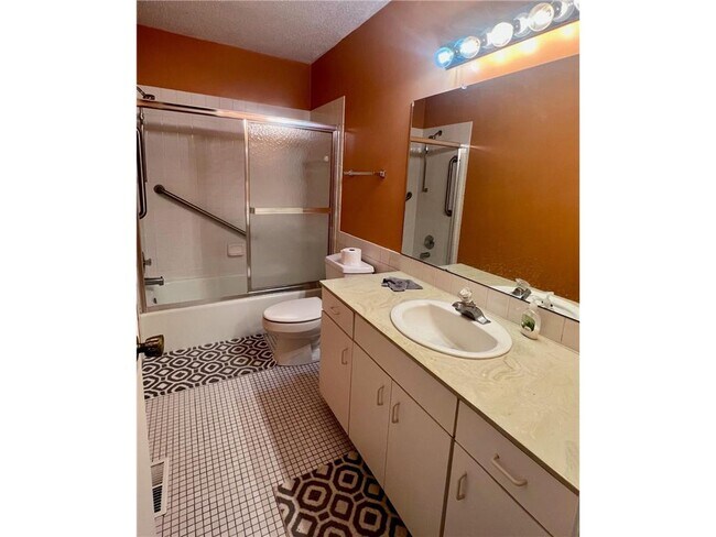 Photo - 2228 Oregon Ct