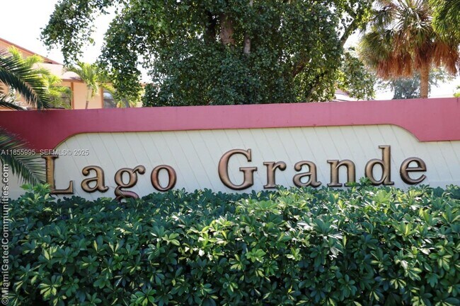 Building Photo - 2705 W 64th Pl Unit 52-14