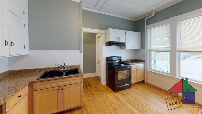 Building Photo - 28 East St Unit 3