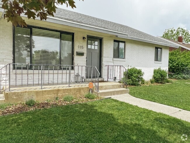 Building Photo - Stylish home ready for comfortable living