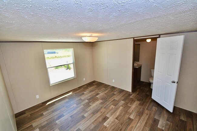 Building Photo - 25 Road 5608