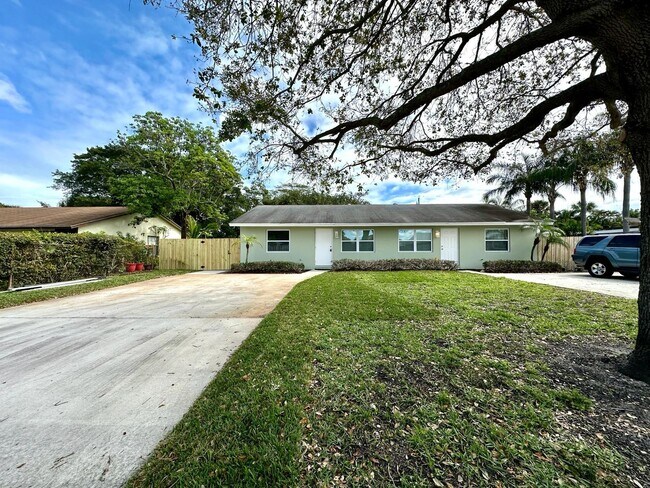 Building Photo - 9162 Sunrise Dr Rental