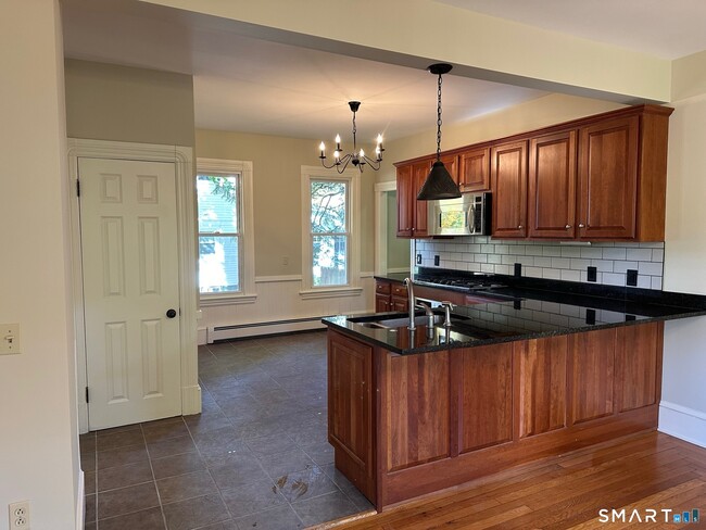 Photo - 380 N Main St