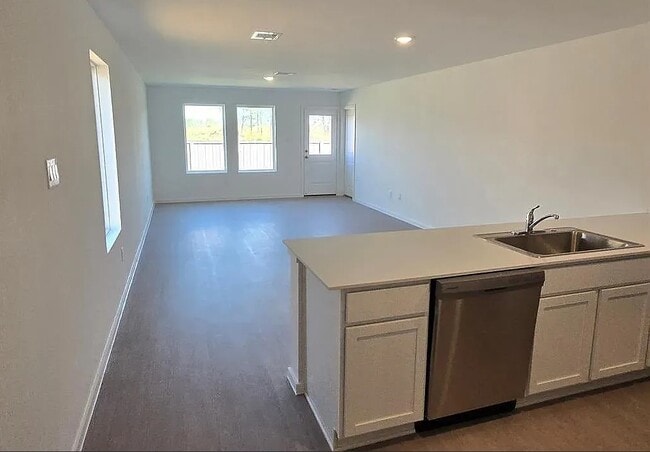 Photo - 18716 Loom Dr