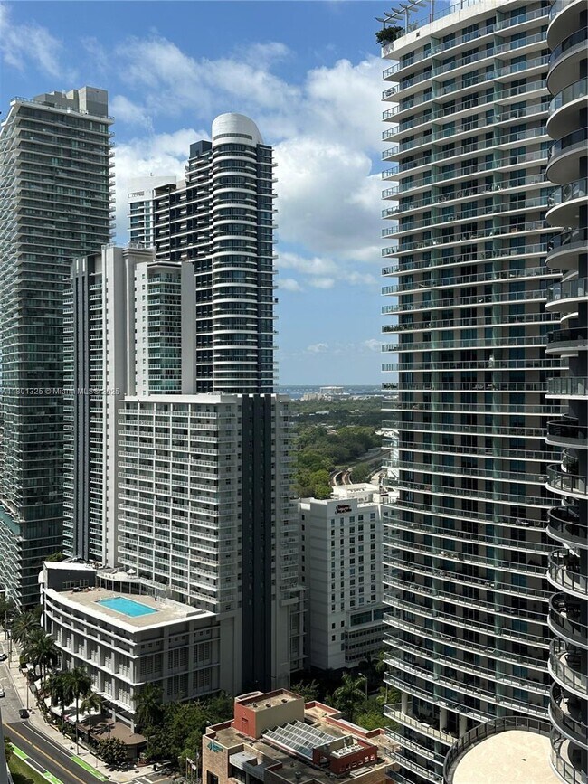 Photo - 1010 Brickell Ave Unidad 2707 Rental