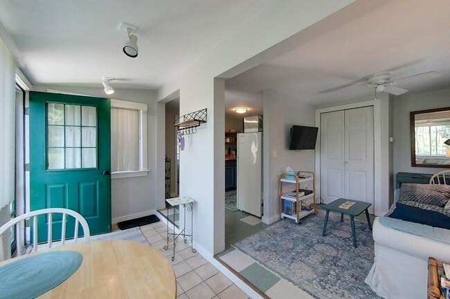 Photo - 33 Warren Ave