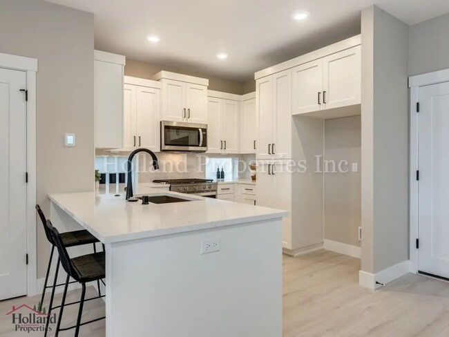 Photo - 8162 SE Reddington St