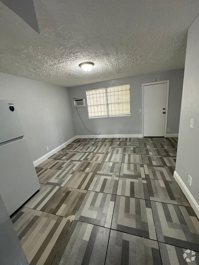 Building Photo - 1512/1514 McConihe St. Unit 1512 Rental