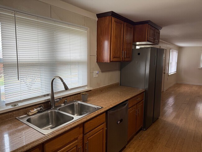 Photo - 7038 Hillside Rd