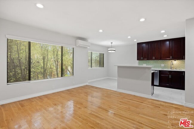 Photo - 2488 Beachwood Dr Unidad 4