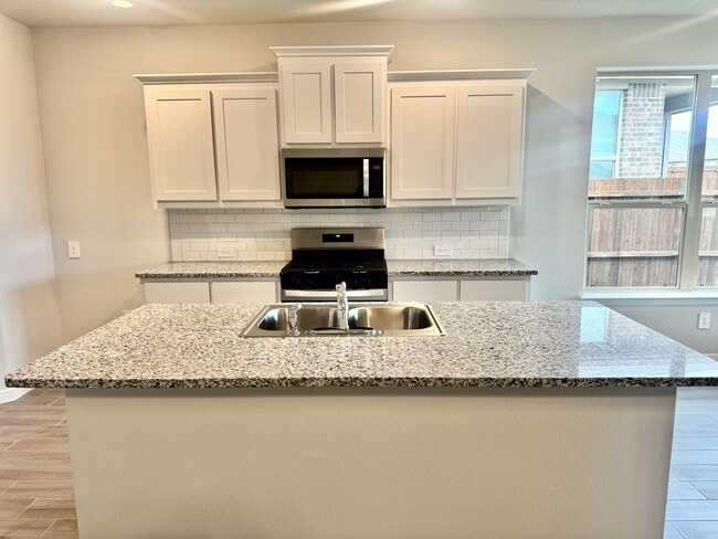 Photo - 121 Daffodil Ln