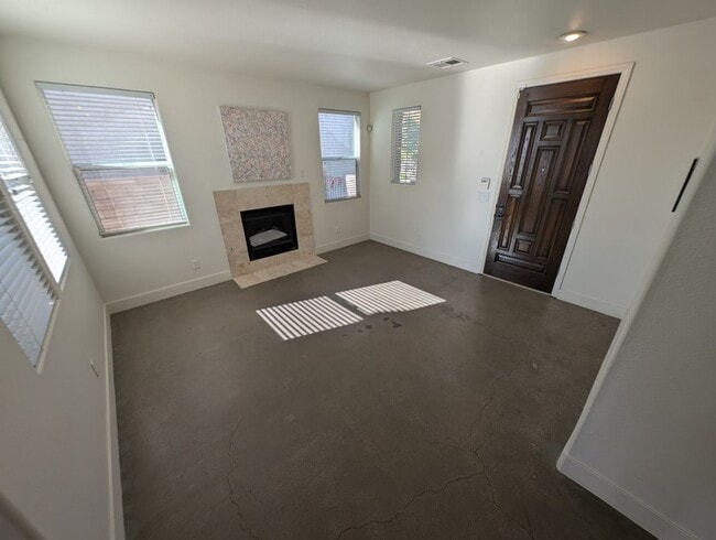Photo - 520 Ivy Spring St