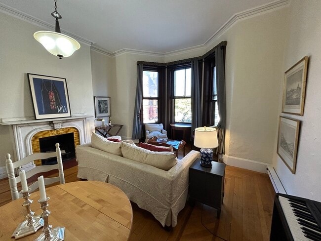 Photo - 429 Beacon St Unidad 2