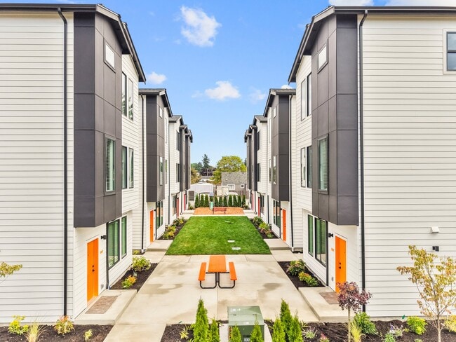Photo - 7537 Grange St W Unit 7537