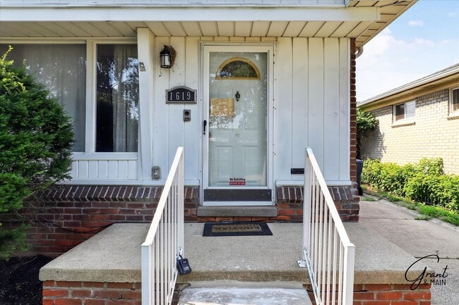 Photo - 3 bedroom - 1 bath - Lincoln Park- $1,600