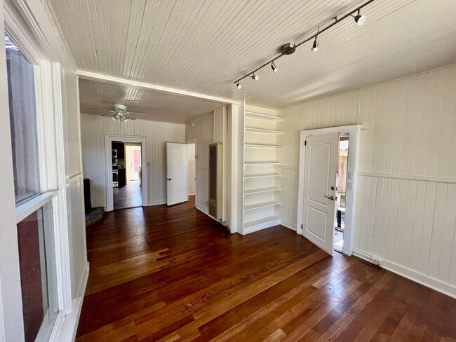 Photo - 5th Street Charm! Apply NOW!