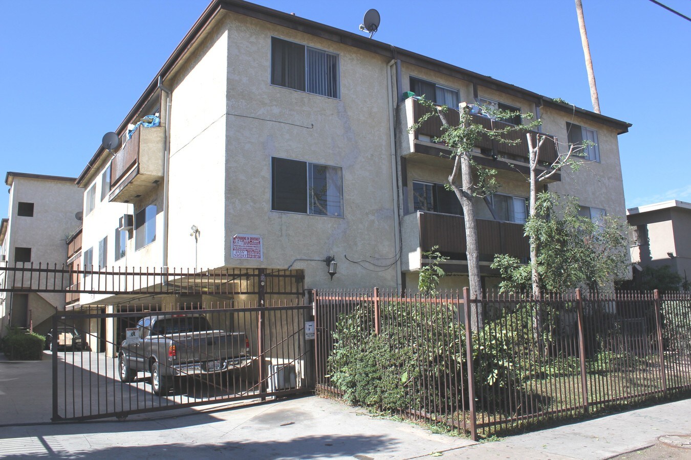 Primary Photo - 15240 Nordhoff St Apartments