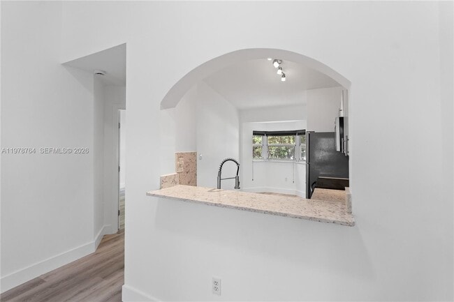 Photo - 2930-2912 SE 12th Rd Unit 204-31