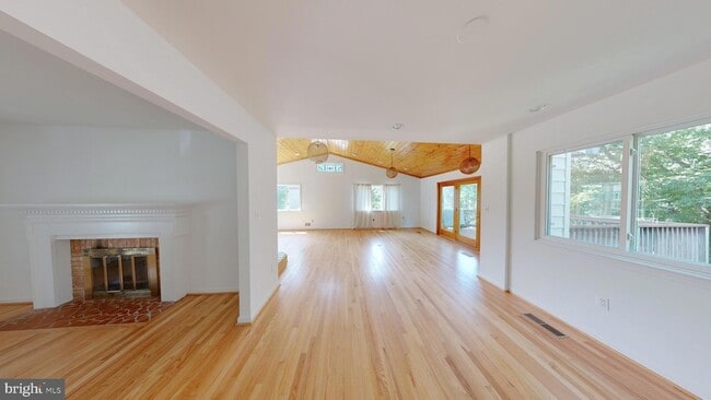 Photo - 7028 Wick Ln