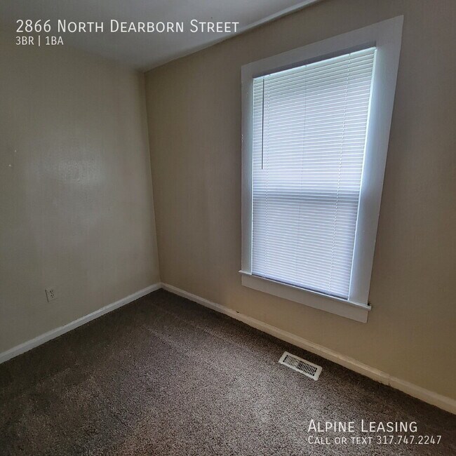 Photo - 2866 N Dearborn St